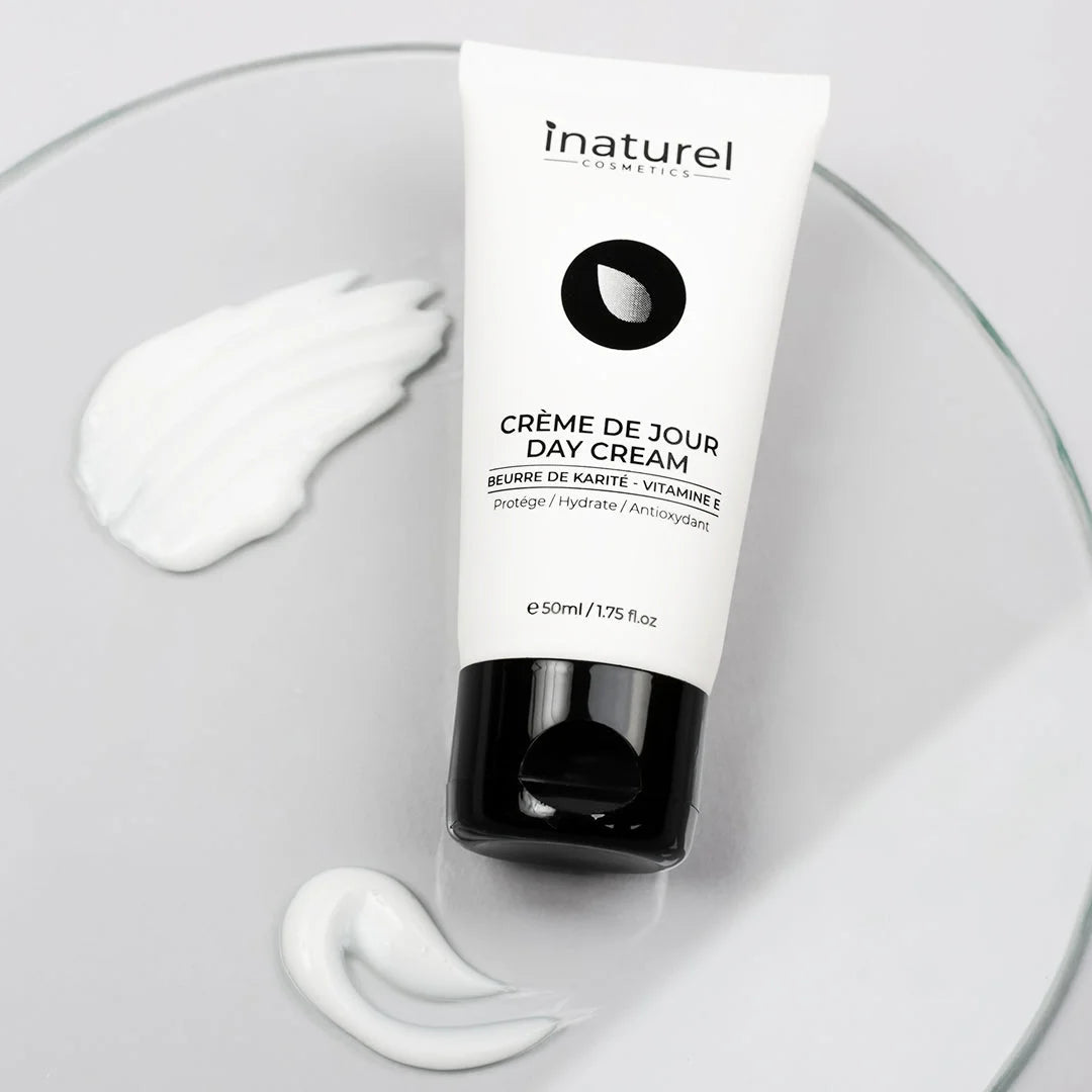 Crème de jour Inaturel 50ml, hydratante et nourrissante, enrichie en ingrédients naturels pour protéger la peau et lui donner un éclat sain tout au long de la journée.