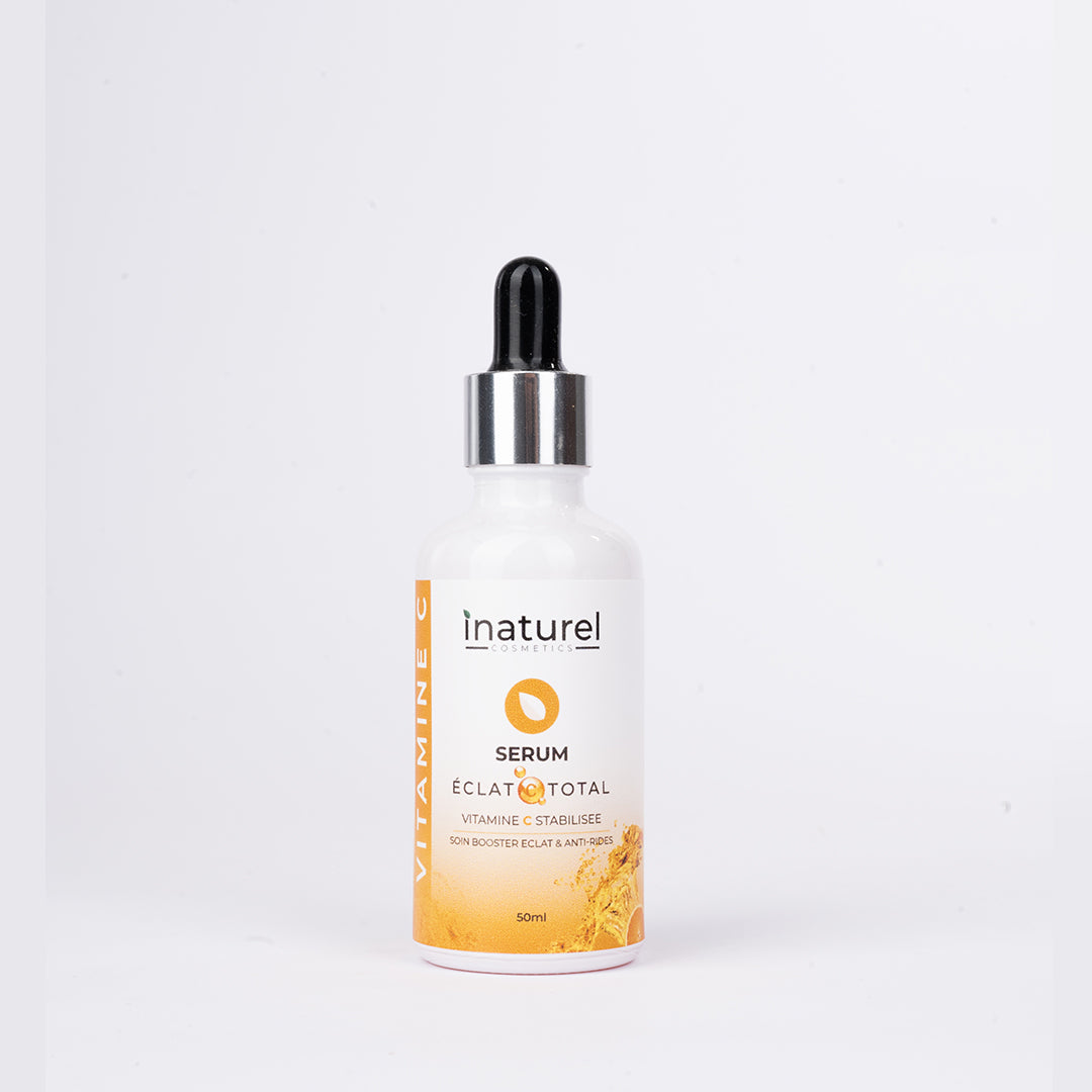 Sérum Éclat C Total Inaturel 50ml, riche en vitamine C stabilisée, pour un teint lumineux et unifié, booste le collagène et réduit les rides.